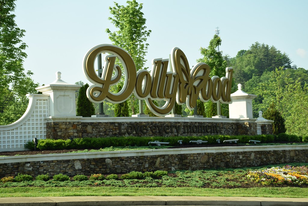 Pack Of 4 3'' Stickers - Dollywood Cedar Tennessee Lightning Point Rod...